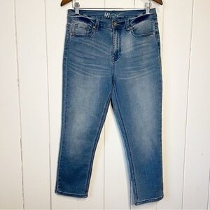 DG2 by Diane Gilman Cropped Jeans. Size 8.